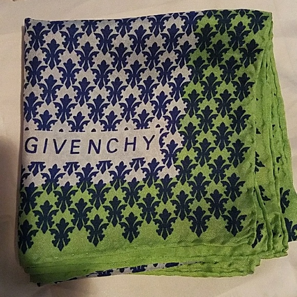 Square scarf - Picture 1 of 2